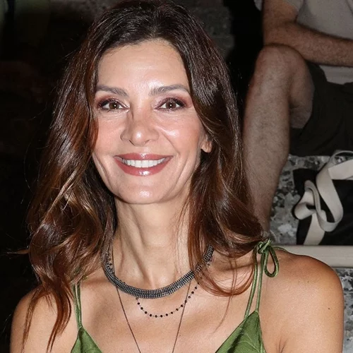 Κατερίνα Λέχου | Έκανε το κομψό, βραδινό χτένισμα που κολακεύει όλες τις γυναίκες άνω των 50