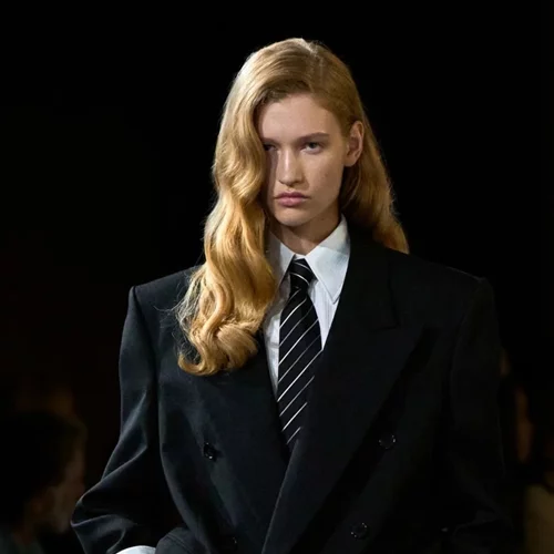 "Very demure, very mindful" | Έτσι θα χαρακτηρίζαμε τα beauty looks στα shows YSL, Dior & Balmain