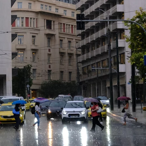 Καιρός | Βροχές και καταιγίδες το Σάββατο- Νοτιάδες και μικρή πτώση της θερμοκρασίας