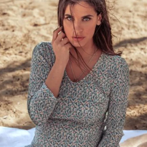 Χριστίνα Μπόμπα | Το αέρινο φόρεμα της εγκυμονούσας για πικ νικ στην παραλία