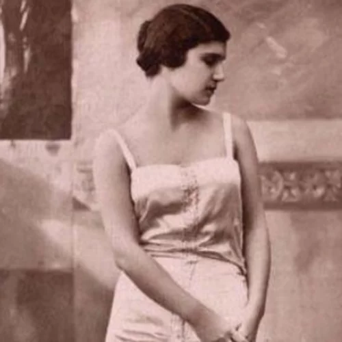 Αλίκη Διπλαράκου | Η πρώτη Ελληνίδα που αναδείχτηκε "Μις Ευρώπη" και έλαβε τιμές εθνικής ηρωίδας