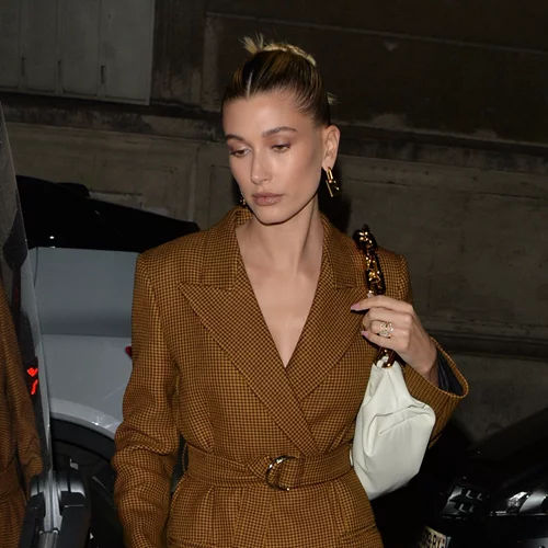 Messy Bun | 3 γιορτινές εκδοχές του πιο trendy "επιμελώς ατημέλητου" κότσου