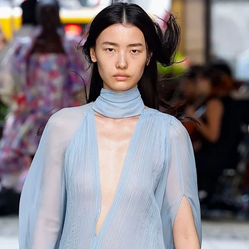 Dopamine Dressing | Τα χαρούμενα χρώματα που θα μας φτιάξουν τη διάθεση για τη σεζόν Άνοιξη/Καλοκαίρι 2025