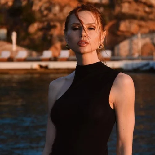 Έβελυν Καζαντζόγλου| "Πίστεψα σε ένα επάγγελμα που τότε το αποκαλούσαν "χόμπι" και σήμερα ζω από αυτό"