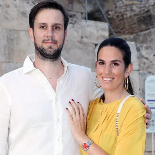 Αναστασία Καίσαρη | Η καλοκαιρινή εμφάνιση της σχεδιάστριας κοσμημάτων στο Ηρώδειο