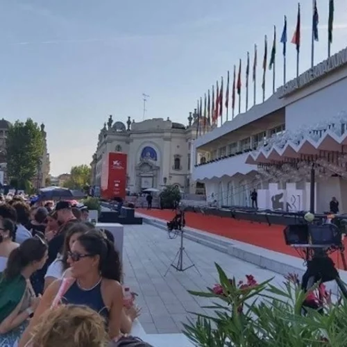 Φεστιβάλ Κινηματογράφου Βενετίας | Ο πρόεδρος της κριτικής επιτροπής λέει πως οι ταινίες μπορεί να μην αλλάζουν τον κόσμο, αλλά αποτελούν τεκμήρια μιας εποχής