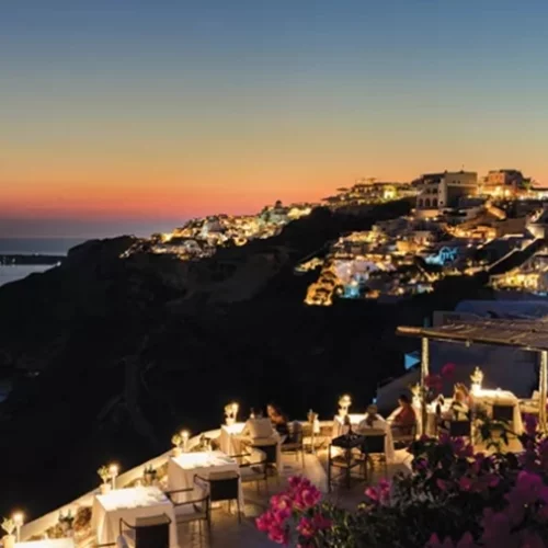 Θα γεμίσει η Σαντορίνη το καλοκαίρι;