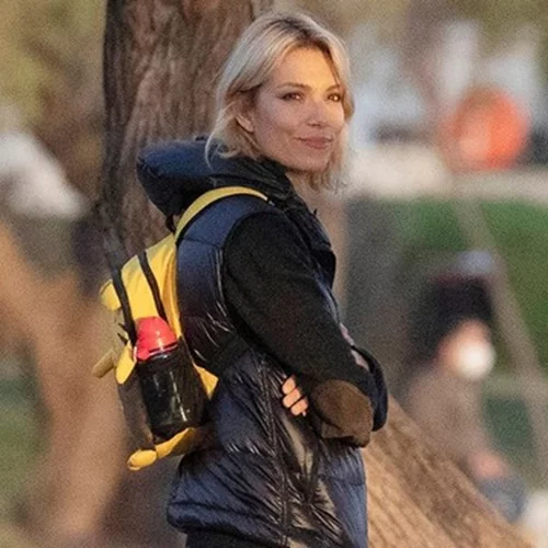 Η Βίκυ Καγιά "αδιαφορεί" για τον ντόρο γύρω από το όνομά της. Βγαίνει βόλτα με τον υπέροχο γιο της