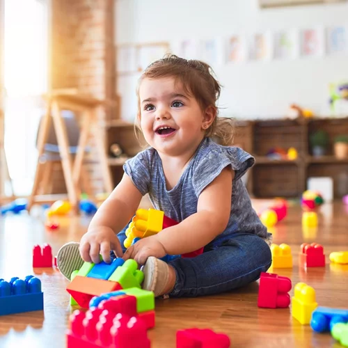 Λιγότερα παιχνίδια στο παιδικό δωμάτιο: 5 tips για να τα καταφέρεις