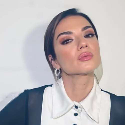 Εφέ lifting | Αυτός είναι ο θαυματουργός ορός προσώπου που λατρεύει η Βάσω Λασκαράκη