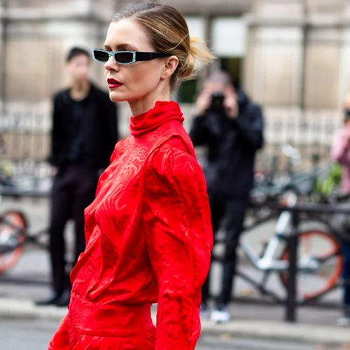 Red is the new black | Πώς θα φορέσεις σωστά το πιο γιορτινό χρώμα