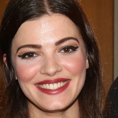 Τζένη Καζάκου | Ποζάρει με τους γονείς της στο Ηρώδειο