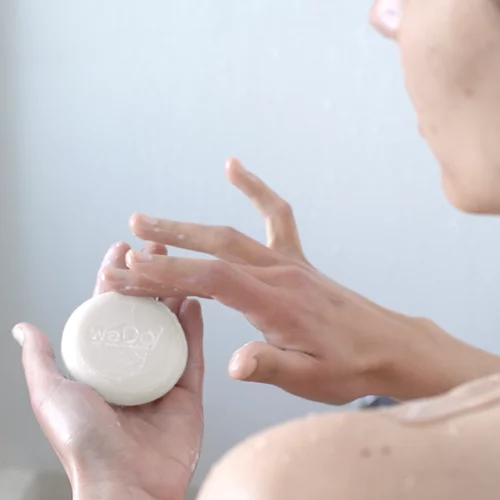 Το σαμπουάν που θα σε βοηθήσει να μειώσεις το περιβαλλοντικό σου αποτύπωμα