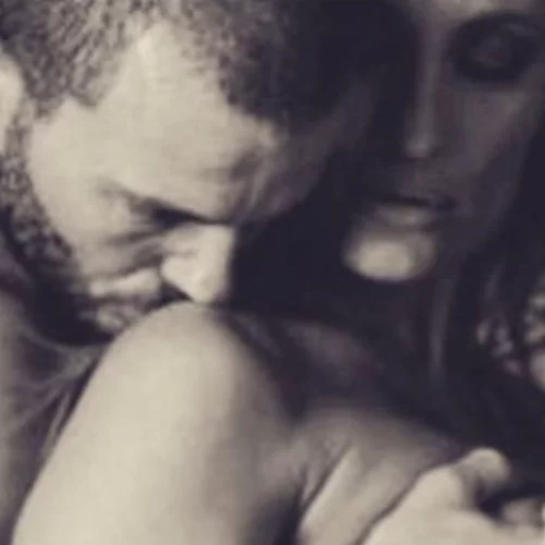 Ελεονώρα Μελέτη - Θοδωρής Μαροσούλης | Ποζάρουν αγκαλιά στον φακό της Ρούλας Ρέβη