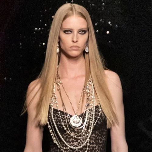 Τα 8 βασικά σχέδια κοσμημάτων που δεν πρέπει να λείπουν από καμία γυναικεία συλλογή