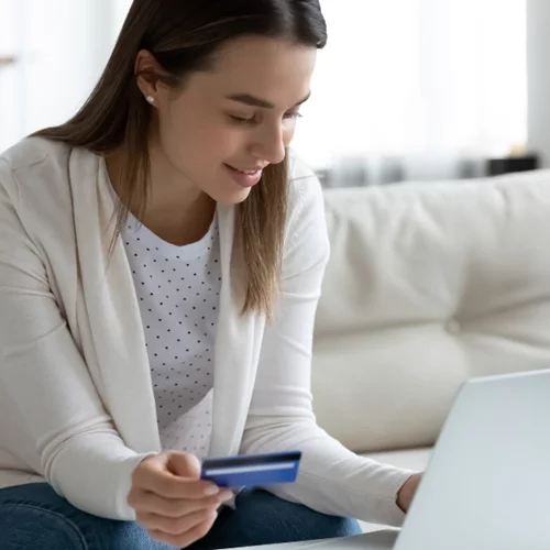 Ποιοι θα δουν αυξημένο τον μισθό τους από την Πρωτοχρονιά - Οι αλλαγές στις αποδοχές των εργαζομένων