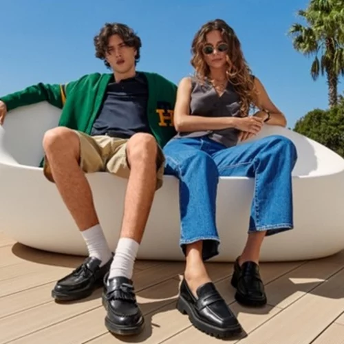 Αυτά είναι τα 5 ζευγάρια παπούτσια που έχουν οι celebrities στη βαλίτσα διακοπών