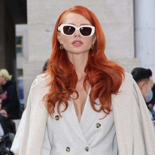 Η μάλλινη φούστα από τη Massimo Dutti που αποπνέει πολυτέλεια