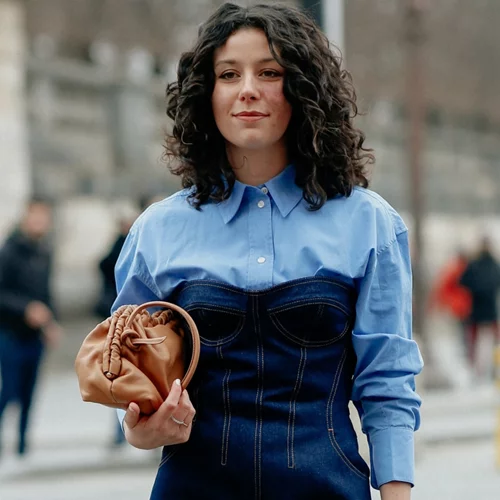 Πώς θα φορέσεις κομψά τα wide-leg jeans