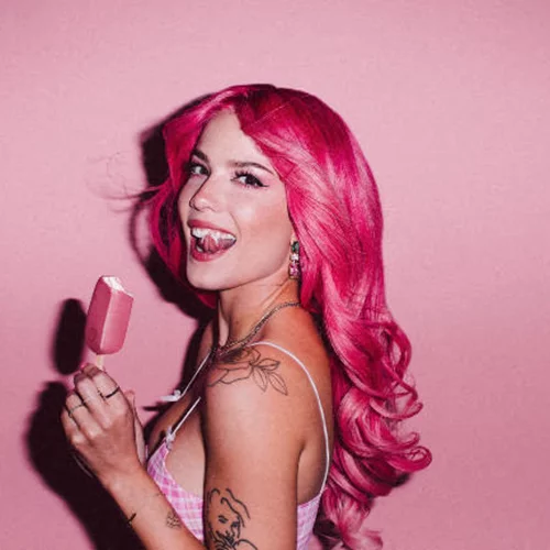 Pink hair | 8 celebrities που θα σε πείσουν να υιοθετήσεις την τάση