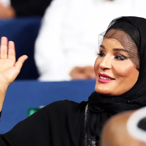 Sheikha Moza | H αινιγματική και πανίσχυρη σύζυγος του τέως Εμίρη εντυπωσιάζει και διχάζει