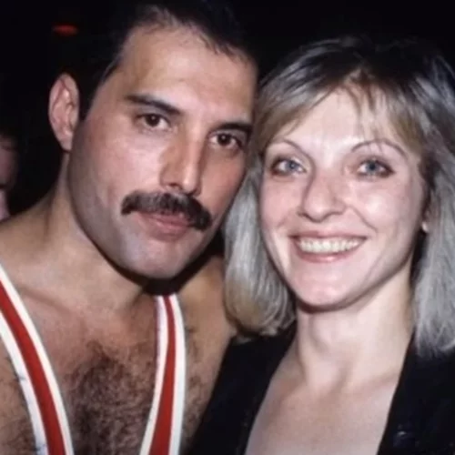 Οι τελευταίες μέρες του Freddie Mercury όπως τις θυμήθηκε η παντοτινή αγάπη του Mary Austin