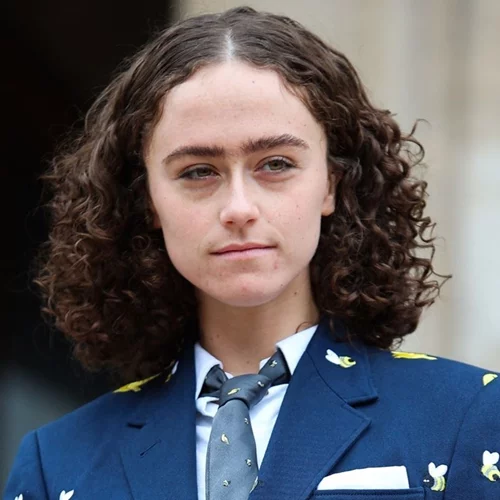 Ella Emhoff | Ο ρόλος που θα παίξει η θετή κόρη της Kamala Harris στον προεκλογικό της αγώνα