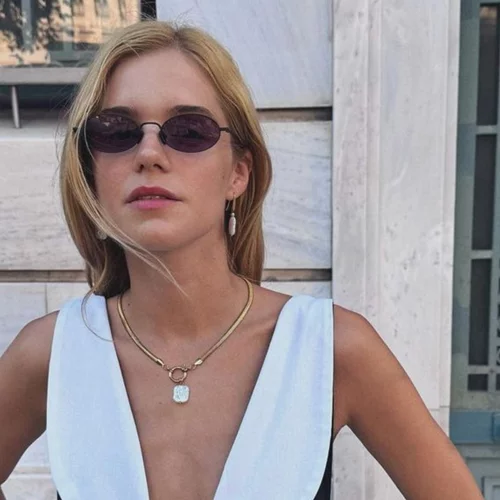 Νατάσα Εξηνταβελώνη | Η φούστα της έχει το πιο trendy print της χρονιάς