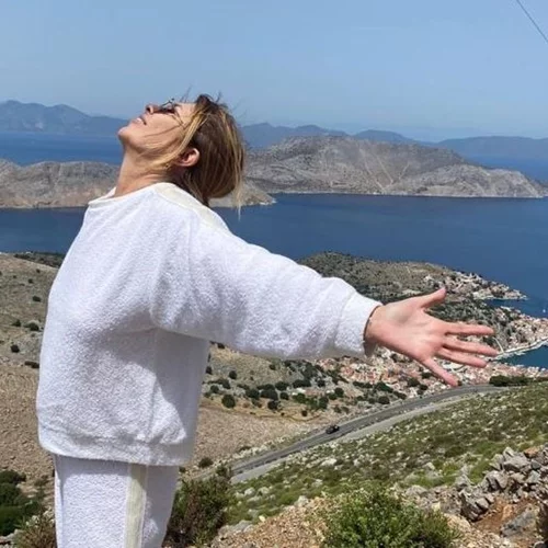 Σοφία Αλιμπέρτη | Το αντικείμενο που κοσμεί το σαλόνι της έχει ιδιαίτερη αξία για εκείνη