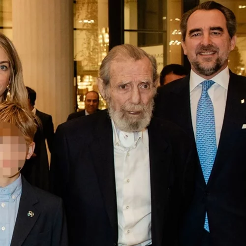 Χρυσή Βαρδινογιάννη | Με τα δύο της παιδιά, τον πατέρα της και τον Νικόλαο Ντε Γκρες σε μία ξεχωριστή βραδιά για την οικογένειά της