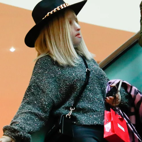 Ιωάννα Παλιοσπύρου | Για shopping σε εμπορικό κέντρο - Η νέα εμφάνιση της 35χρονης (εικόνες)