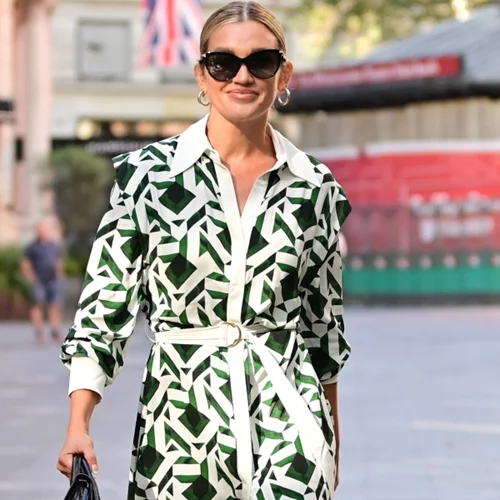 Εάν είσαι καλεσμένη σε γάμο, σε αυτή τη μυστική κατηγορία του Zara θα βρεις το ιδανικό φόρεμα