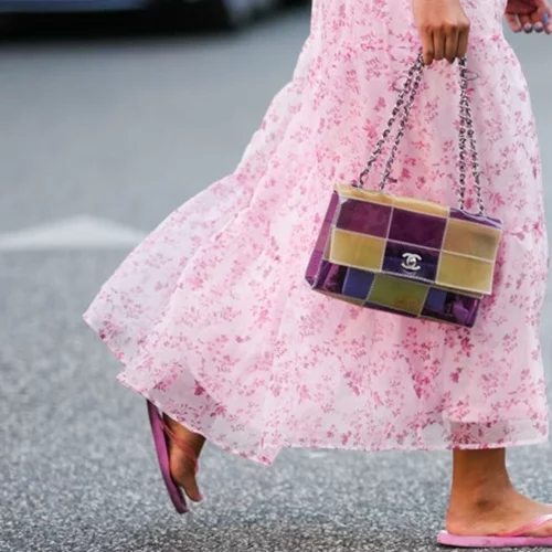 Τα πέδιλα από την Oysho που μπορείς να βάλεις από την παραλία μέχρι την πόλη και κοστίζουν 15.99€