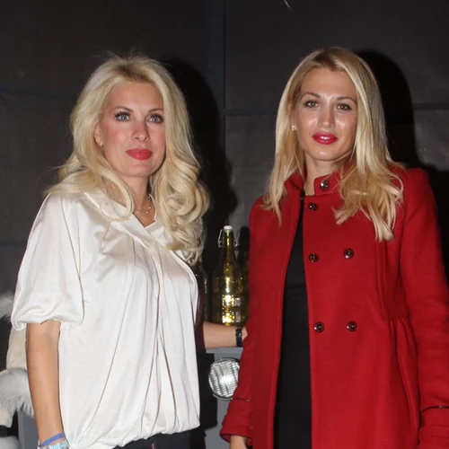 Μία φιλία από τα παλιά | Ελένη Μενεγάκη και Κωνσταντίνα Σπυροπούλου μαζί σε κινηματογραφική πρεμιέρα