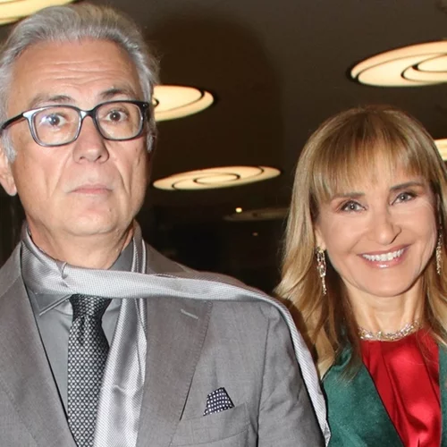 Η Μάρα Ζαχαρέα μπροστά στο χριστουγεννιάτικο δέντρο: "Ξεκινά το στόλισμα"