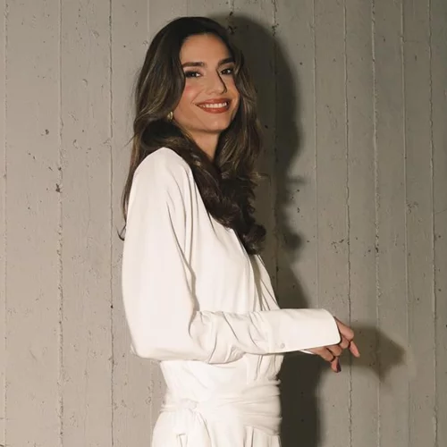 Η Ηλιάνα Παπαγεωργίου με το λευκό φόρεμα από H&M που θα φορέσεις σίγουρα το καλοκαίρι