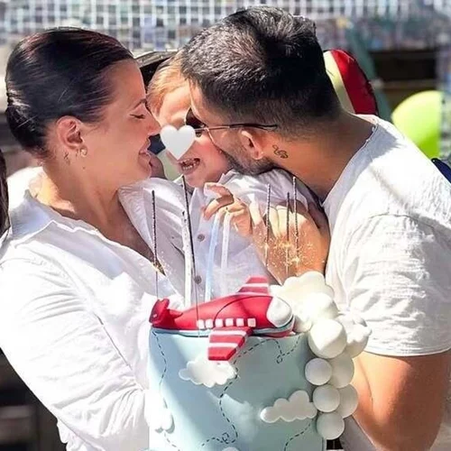 Λάουρα Νάργες & Χρήστος Σαντικάι γιόρτασαν τα τρία χρόνια ζωής του γιου τους Αλέξανδρου μ' ένα φαντασμαγορικό πάρτι