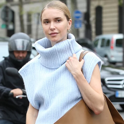 Ο διαφορετικός τρόπος που κρατούν τις τσάντες οι style experts αυτή την περίοδο