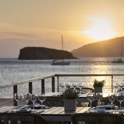 "The Veranda Restaurant" | Ένα μπαλκόνι στο Σούνιο για γαστρονομική απόλαυση με θέα