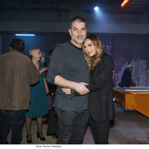 Η Δέσποινα Βανδή αγκαλιά με τον Βασίλη Μπισμπίκη | Η νέα κοινή φωτογραφία που δημοσίευσε από έξοδό τους