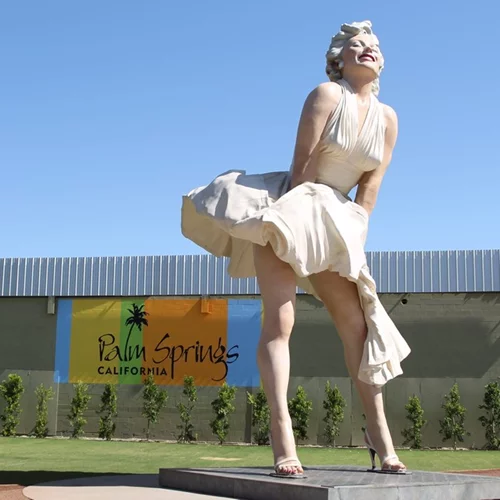 Marilyn Monroe | To διάσημο γλυπτό "Forever Marilyn" που προκάλεσε αντιδράσεις