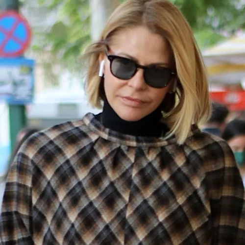 Η Τζένη Μπαλατσινού μας δείχνει το κόσμημα που δέχτηκε | "Σε ευχαριστώ"