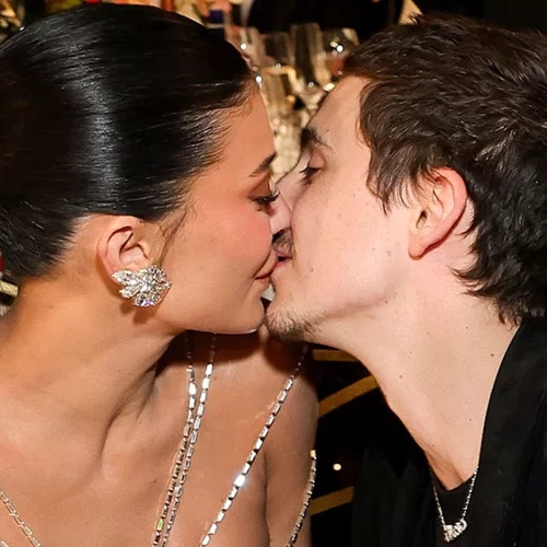 Χρυσές Σφαίρες 2026 | Το φιλί των Timothée Chalamet και Kylie Jenner μπροστά στην κάμερα