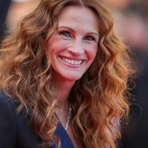 Η Julia Roberts υιοθέτησε το πιο τολμηρό κούρεμα της καριέρας της