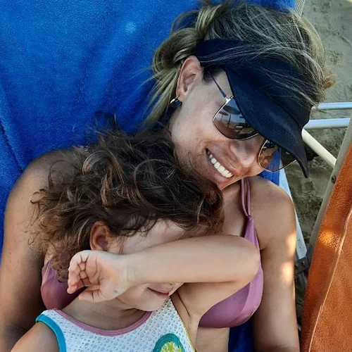 Ελεονώρα Μελέτη | Ποζάρει αγκαλιά με την τριών ετών κόρη της, Αλεξάνδρα, με αφορμή τη γιορτή της