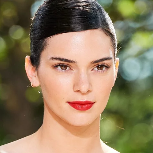 Τα κραγιόν που δεν πρέπει να λείπουν από το νεσεσέρ σου φέτος την άνοιξη