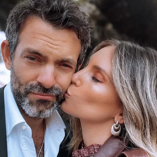 Αθηνά Οικονομάκου | Το τρυφερό μήνυμα στον Φίλιππο Μιχόπουλο της για τη γιορτή του