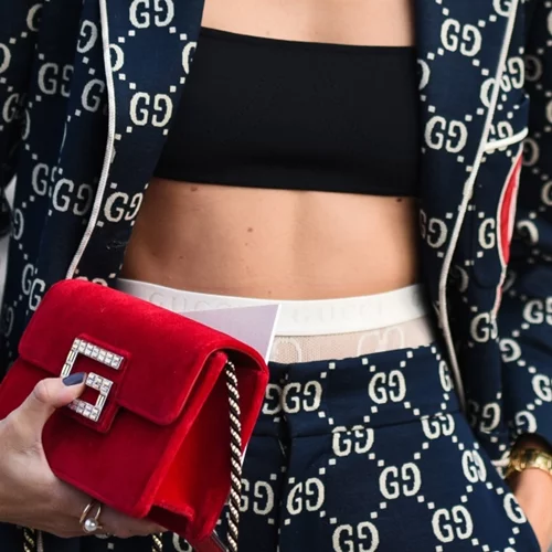 Ποιες τσάντες κρατάνε στην καθημερινότητά τους οι Παριζιάνες