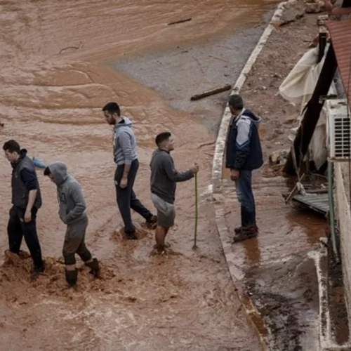 Μάνδρα | Ομόφωνα αθώοι οι τρεις κατηγορούμενοι για τις φονικές πλημμύρες