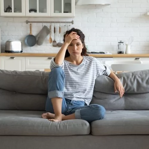 Διαταραχές στον κύκλο, άσθμα, αϋπνία και δερματικές παθήσεις από άγχος |  Πώς αντιμετωπίζονται;